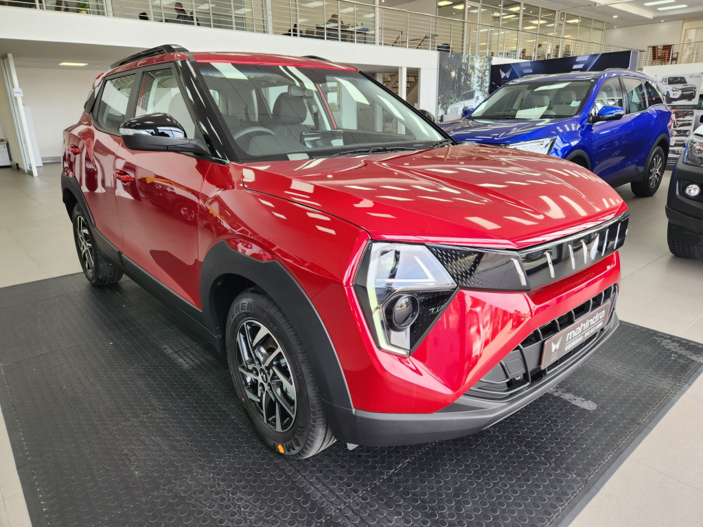 2025 Mahindra XUV3X0 1.2T AX5 MT for sale - N325951