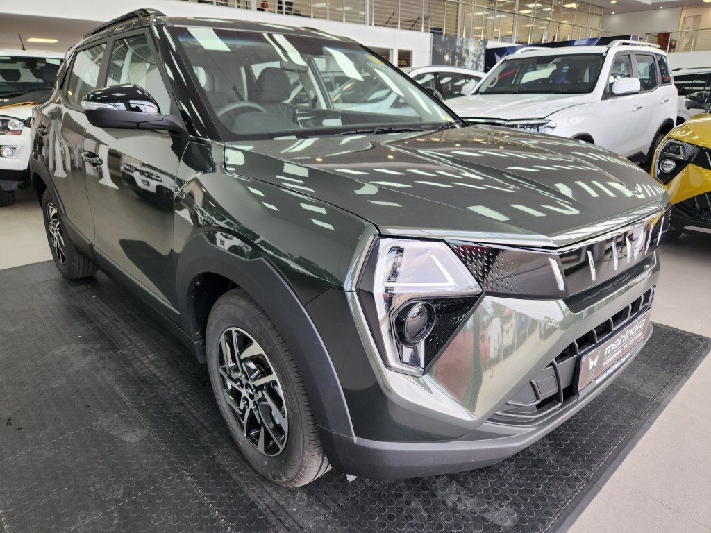 2025 Mahindra XUV3X0 1.2T AX5 AT for sale - N324823