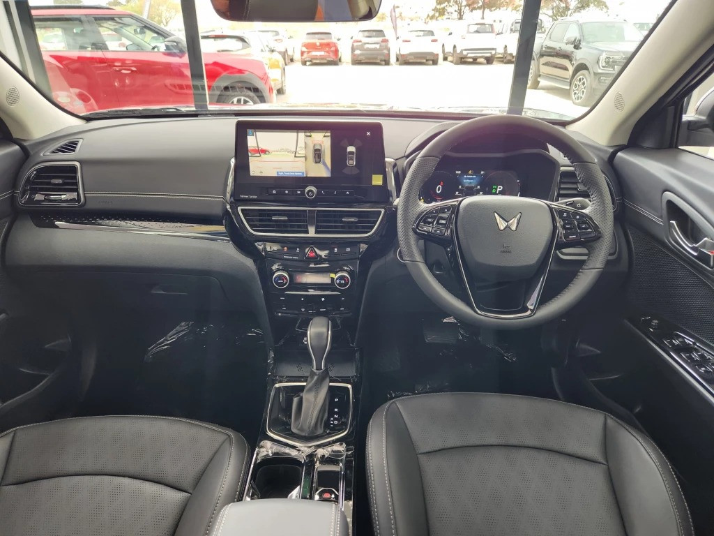 Mahindra XUV3X0 2024 for sale in Eastern Cape, Port Elizabeth