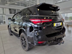 2025 Toyota Fortuner 28gd-6 4x4 Gr-s At