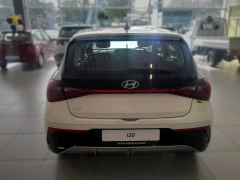 HYUNDAI I20 1.4 PREMIUM AT MY24