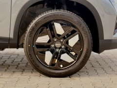 OMODA C5 HEV