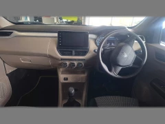 RENAULT TRIBER 1.0L EVOLUTION