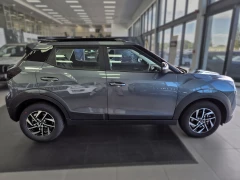 MAHINDRA XUV3X0 1.2T AX5 MT