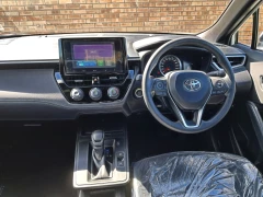 TOYOTA  COROLLA CROSS 18 XI