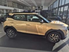 MAHINDRA XUV3X0 1.2T AX5 MT