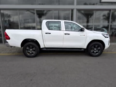 2023 Toyota Hilux Double Cab 2.4 Gd-6 4x4 Raider Mt