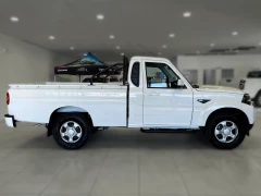 MAHINDRA PIK UP 2.2 MHAWK SC 4X2 MT S6 REFRESH