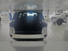 FORD EVEREST 30L V6 PLATINUM 4WD 10AT