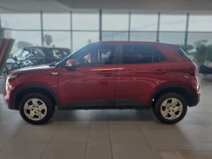 2022 Hyundai Venue 12 Motion