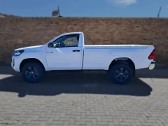 TOYOTA  HILUX SC 24GD6 4X4 RAI 6MT