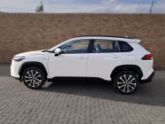 TOYOTA  COROLLA CROSS 18 HEV XR