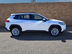 TOYOTA  COROLLA CROSS 18 HEV XS