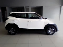 MAHINDRA XUV3X0 1.2T MX3 AT