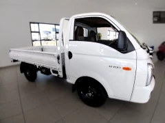 HYUNDAI H100 BAKKIE 2.6 SKD AC DECK F/L