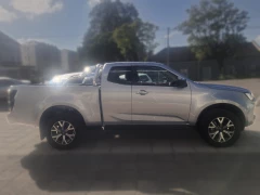 ISUZU 3.0 DDI E/CAB HR LSE A/T