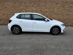 2022 Volkswagen  Polo 10 Tsi 70kw Life Manual