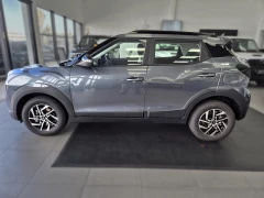 MAHINDRA XUV3X0 1.2T AX5 MT