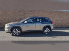 TOYOTA  COROLLA CROSS 18 HEV XR