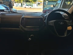 2022 Mahindra Xuv 300 W6 12t
