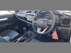TOYOTA  HILUX SC 24 GD6 RB SR 6MT