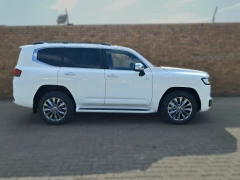 TOYOTA  LC300 35T 1M-HEV ZX