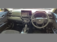 MAHINDRA XUV3X0 1.2T AX5 AT