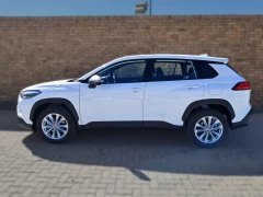 TOYOTA  COROLLA CROSS 18 XI