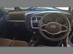 HYUNDAI H100 BAKKIE 2.6 SKD DECK F/L