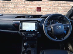 TOYOTA  HILUX DC 28 RB LGD55 6AT