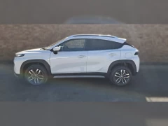 TOYOTA STARLET CROSS 15L XR AT