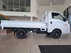 HYUNDAI H100 BAKKIE 2.6 SKD AC DECK F/L