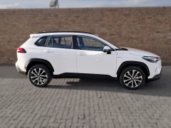 TOYOTA  COROLLA CROSS 18 HEV XR