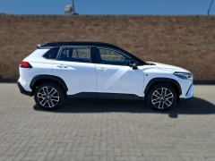 TOYOTA  COROLLA CROSS 18 GR-S