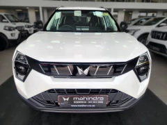 MAHINDRA XUV3X0 1.2T AX5 AT