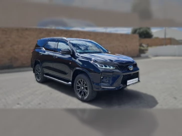 Toyota  Fortuner 28 4x4 Gr-s At