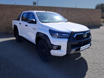 Toyota  Hilux Dc 28 Rb Ldrs At Mh