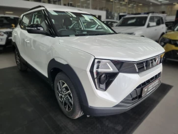 Mahindra Xuv3x0 1.2t Ax5 At