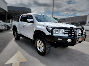 2017 Toyota Hilux Double Cab 2.8 GD-6 4x4 RAIDER MT