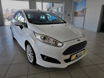 2017 Ford 1.0 Ecoboost Titanium 5mt 5 Door