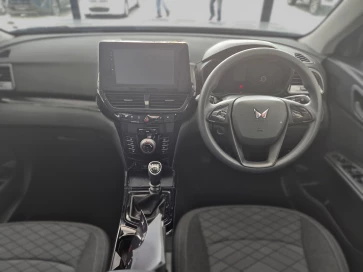 Mahindra Xuv3x0 1.2t Mx2 Mt