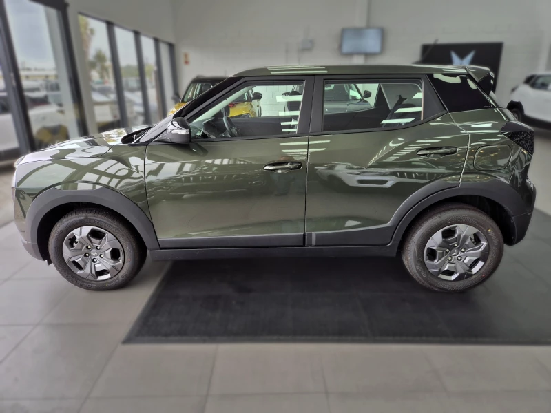 MAHINDRA XUV3X0 1.2T MX3 MT