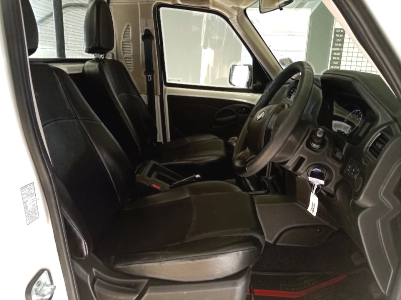 MAHINDRA PIK UP 2.2 MHAWK SC 4X2 S4 REFRESH AIRCON