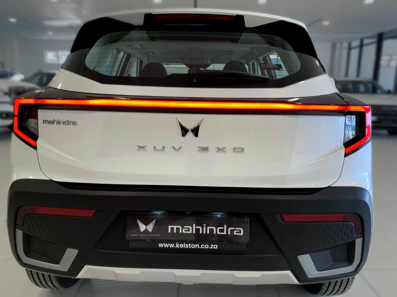 MAHINDRA XUV3X0 1.2T AX5 AT