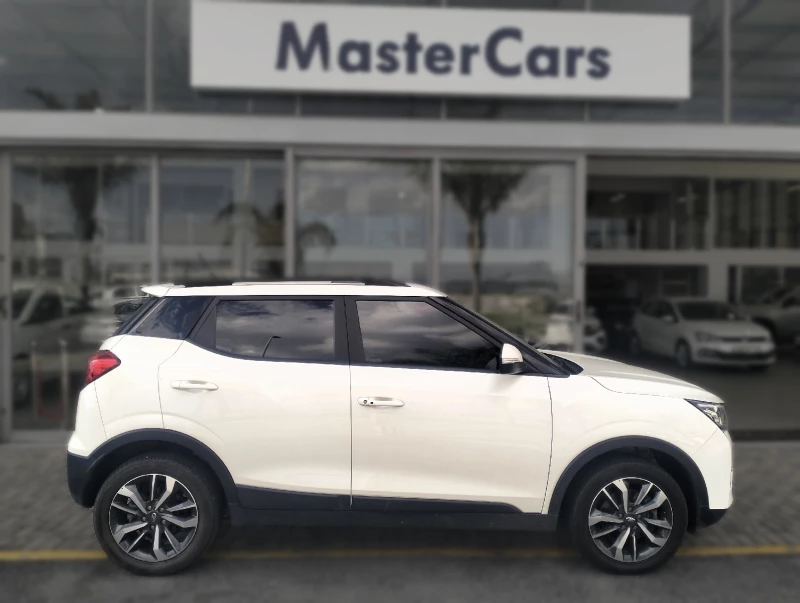 2022 Mahindra Xuv 300 1.5d W8