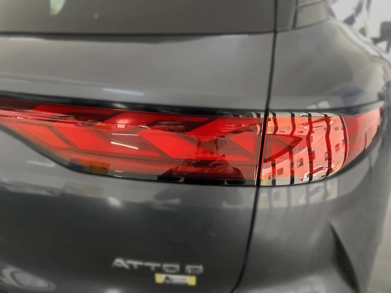 BYD ATTO 8 PREMIUM FWD AF-10