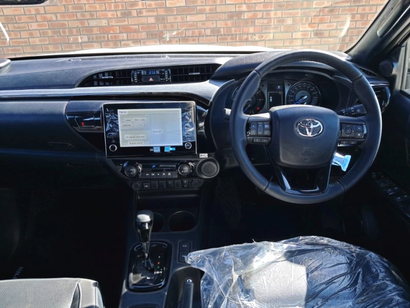 TOYOTA  HILUX DC 28 RB LDRS AT MH