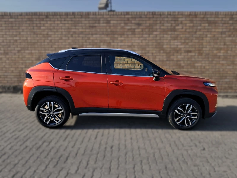 TOYOTA  STARLET CROSS 15L XR AT