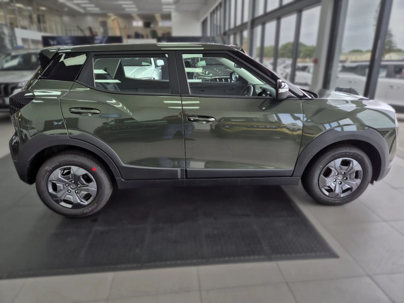 MAHINDRA XUV3X0 1.2T MX3 AT