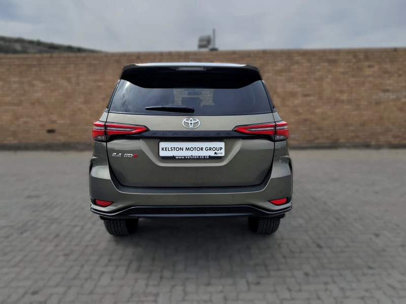 TOYOTA FORTUNER 2.4 GD-6 RB AT